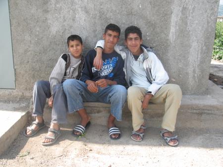 azzeddine avec les amie